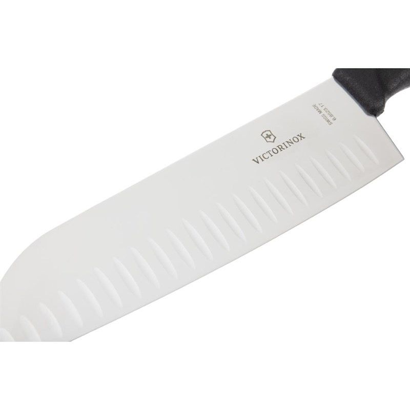 Cuchillo Victorinox Santoku acanalado filo 17 cm